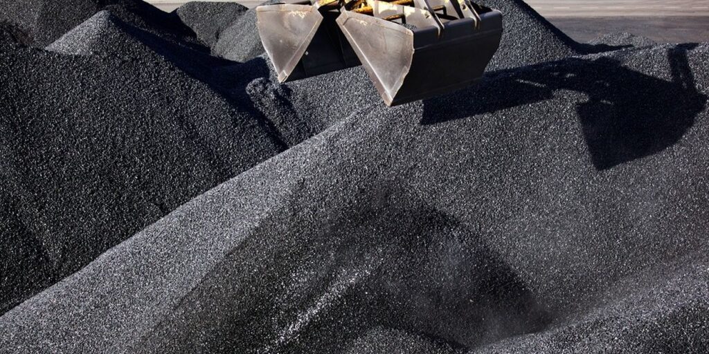 coal-mine-shovel-1024×682