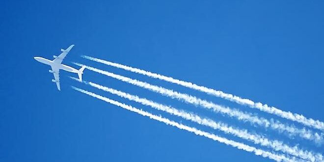 contrail-fourengined-01