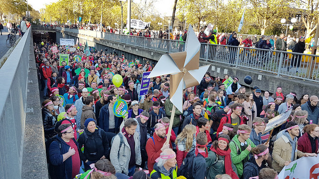 37456732874_6ee8d4efca_z