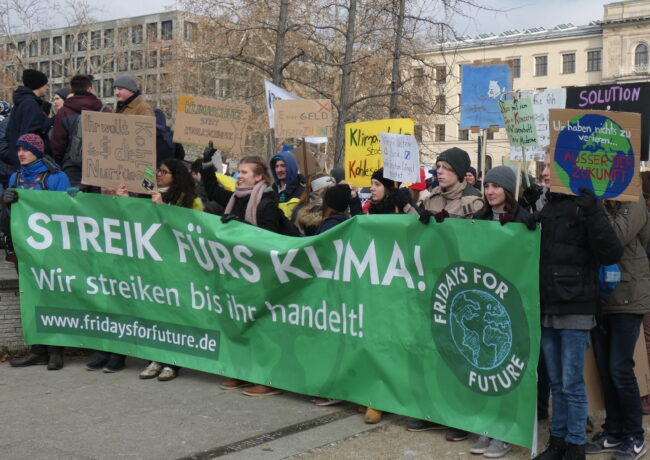 Streik_fürs_Klima!_Fridays_for_Future,_Berlin,_25.01.2019_(cropped)